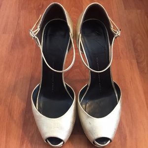 Giuseppe Zannotti Sharon 105 in Bahamas Gold